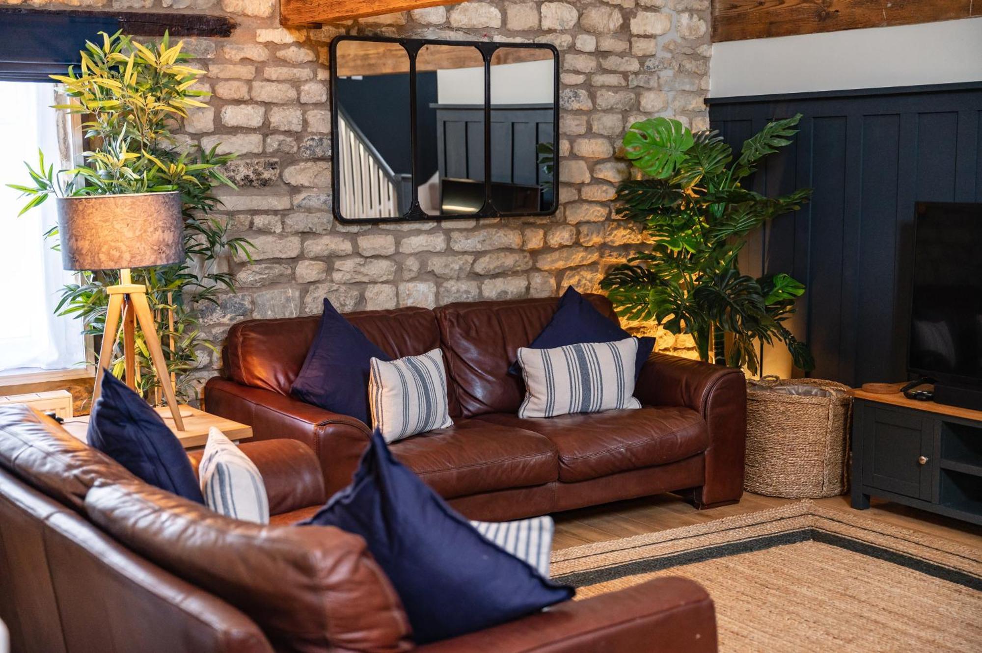 Stylish Central 6 Bedroom Converted Granary Stamford Exterior photo