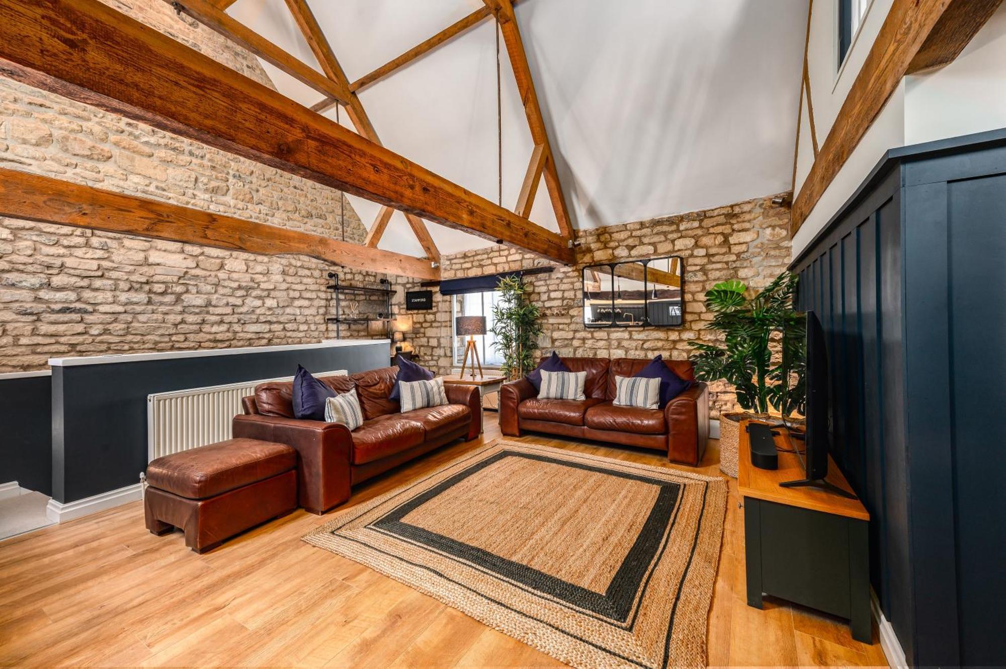 Stylish Central 6 Bedroom Converted Granary Stamford Exterior photo