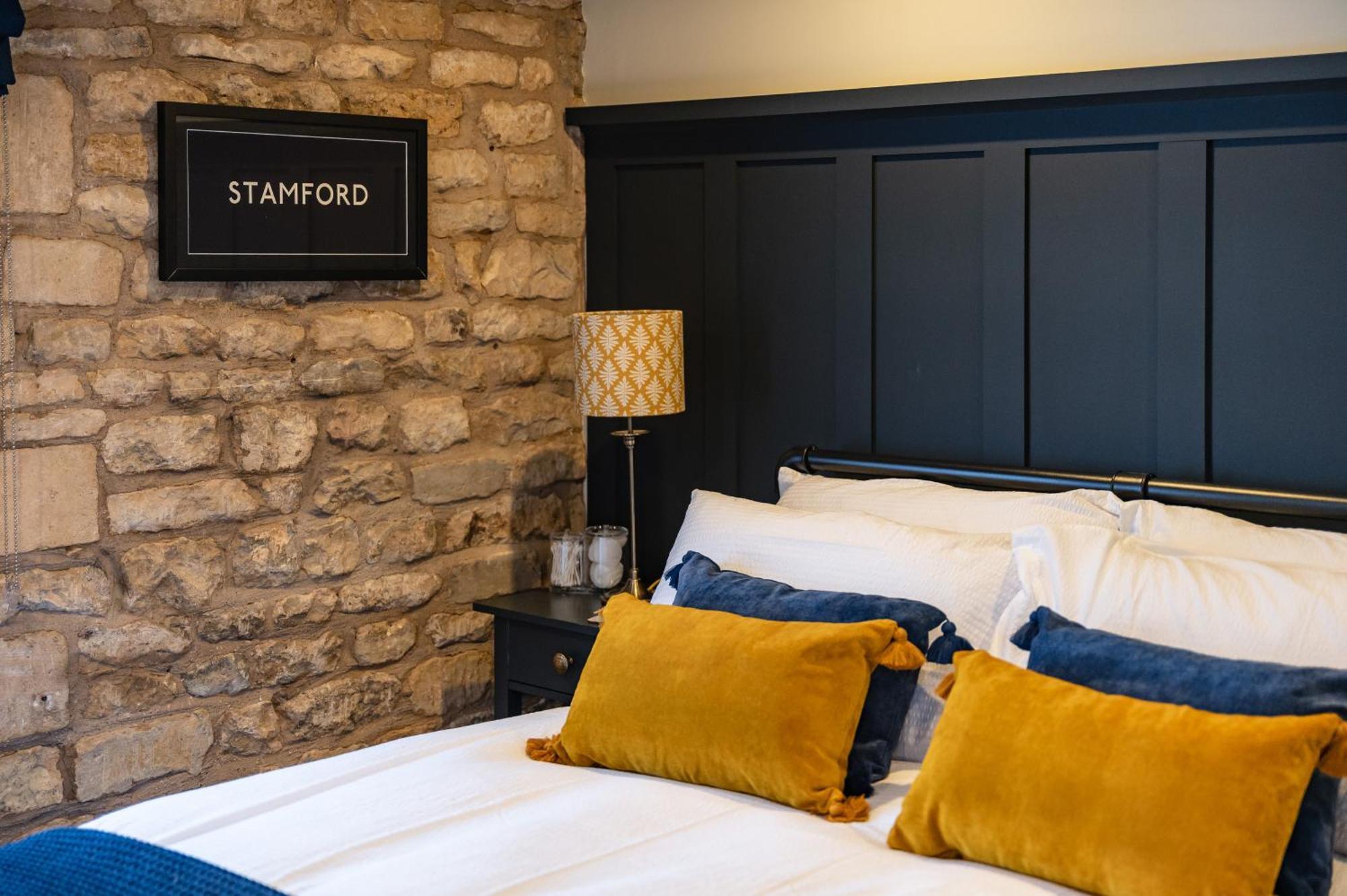 Stylish Central 6 Bedroom Converted Granary Stamford Exterior photo