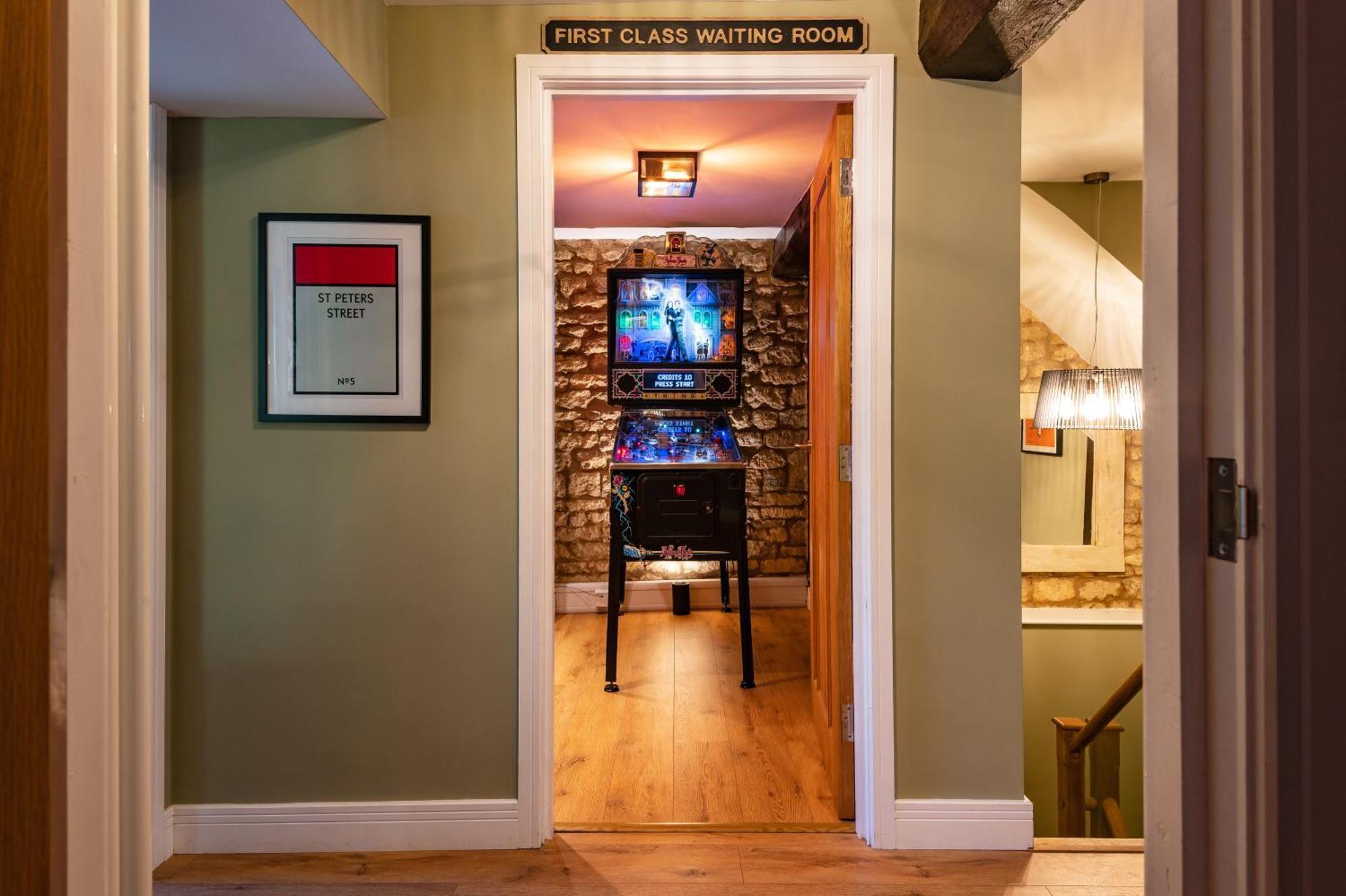 Stylish Central 6 Bedroom Converted Granary Stamford Exterior photo